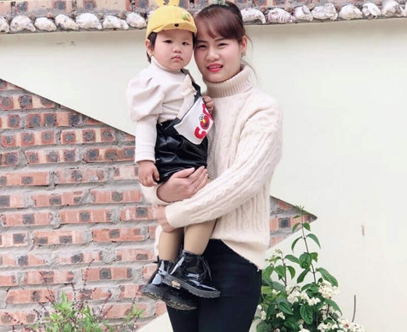 Chị Hường Và Con Gái Ánh Dương