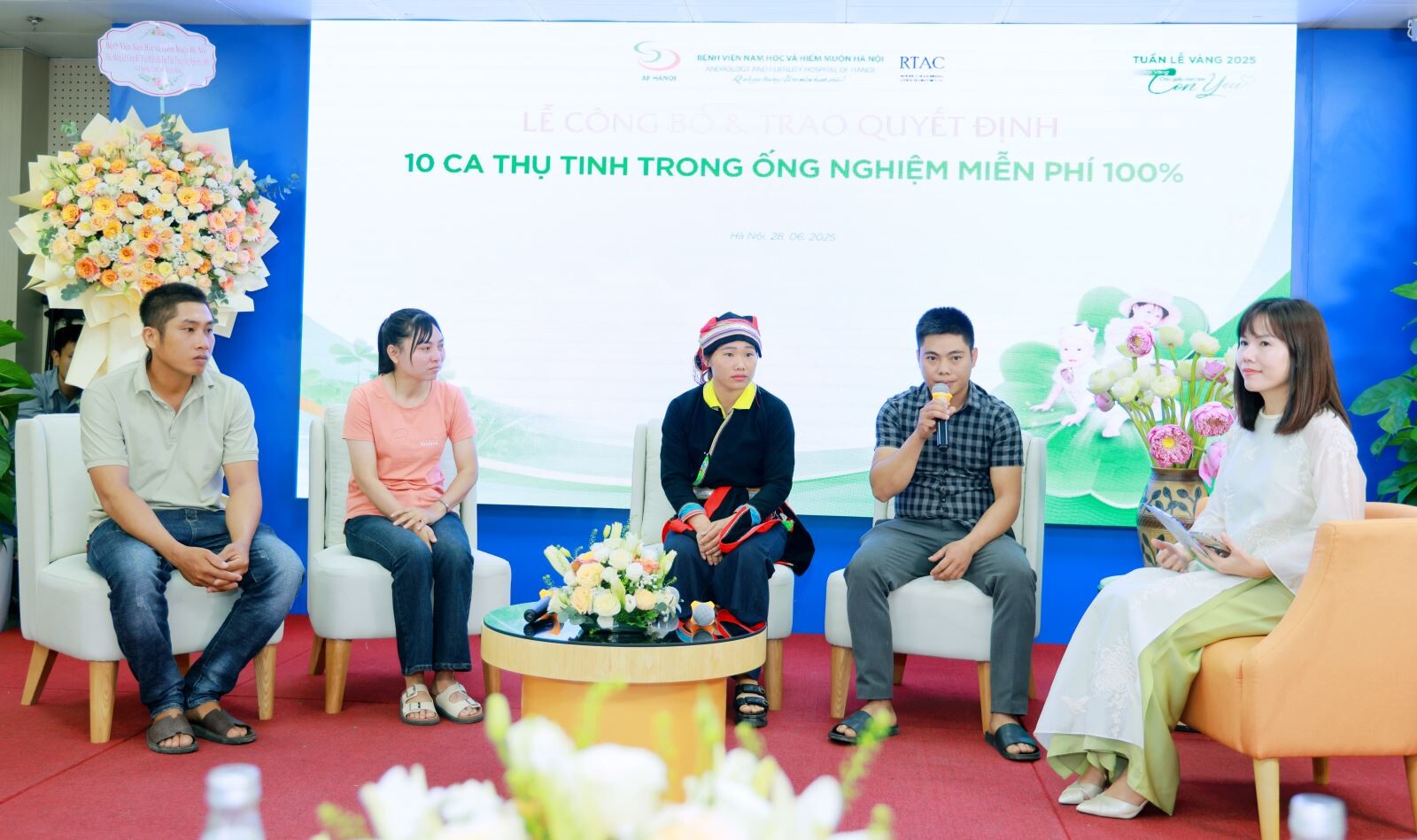 Các Cặp Vợ Chồng Chia Sẻ Tại Chương Trình Lễ Công Bố
