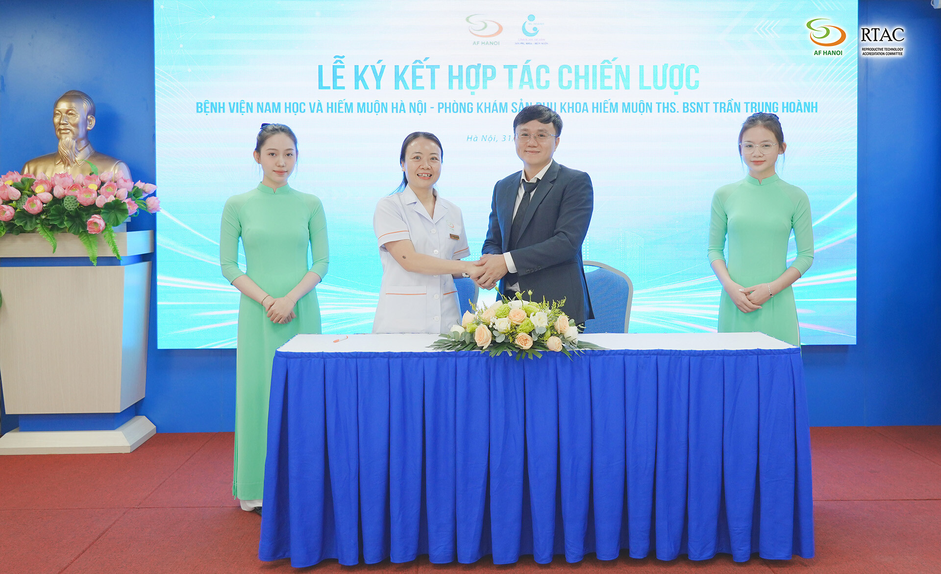 Dai Dien Benh Vien Ths Bs Le Thi Thu Hien Va Bsnt Tran Trung Hoanh Ky Ket Hop Tac 2 1