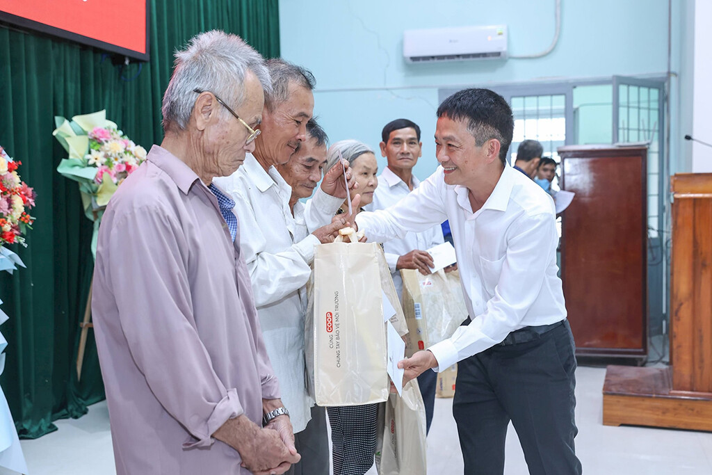 Ông Đặng Văn Thanh, Tổng Giám đốc Công Ty Cổ Phần Đầu Tư Xây Dựng Việt Phú An