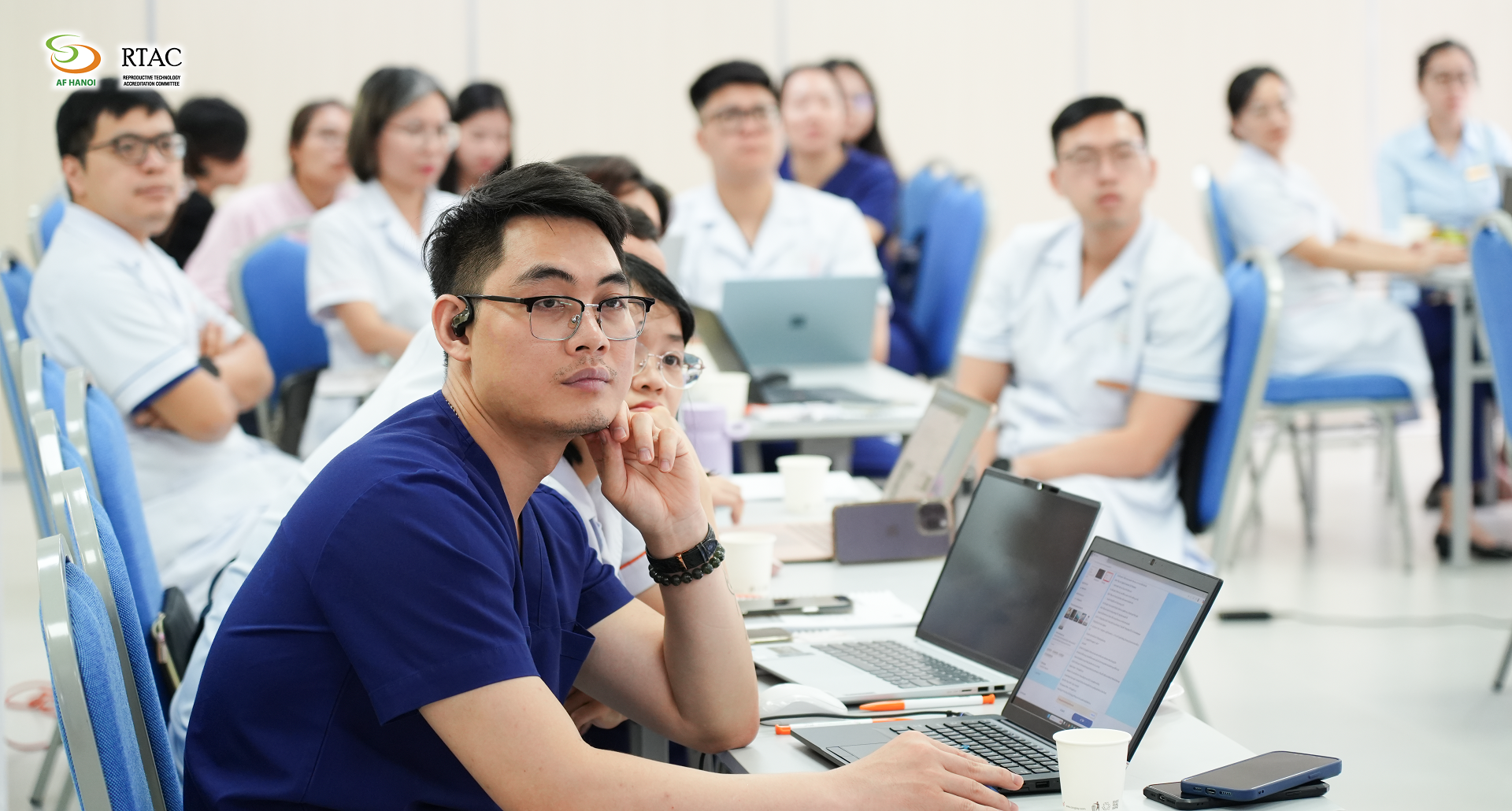 Lop Dao Tao Ky Nang Trinh Bay Va Bao Cao Khoa Hoc (1)