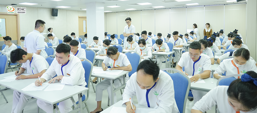 Hội Thi Điều Dưỡng Hộ Sinh Kỹ Thuật Viên 2025 (22)