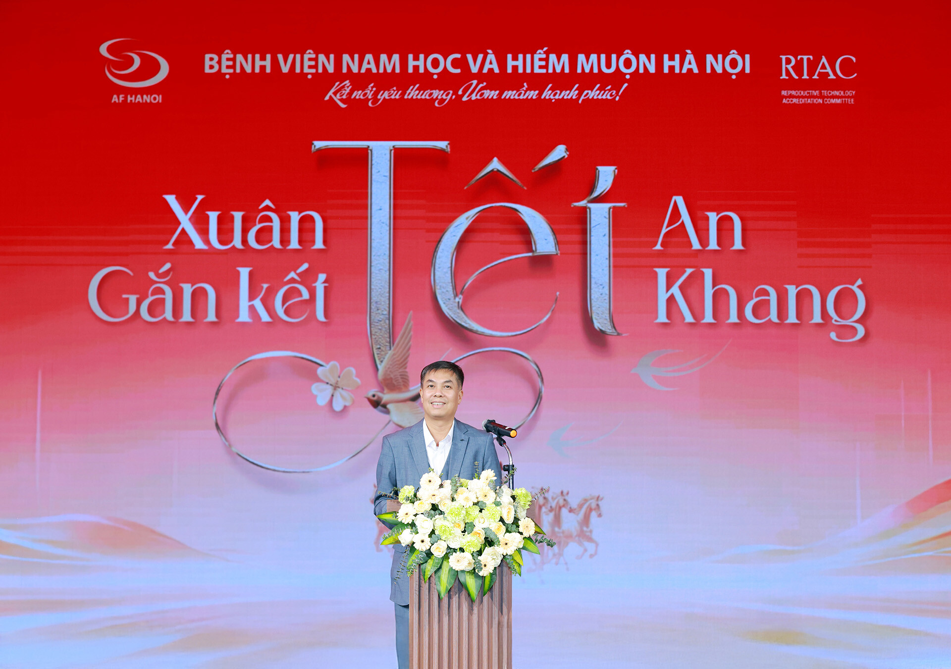 Đại Diện Ban Lãnh đạo Phát Biểu