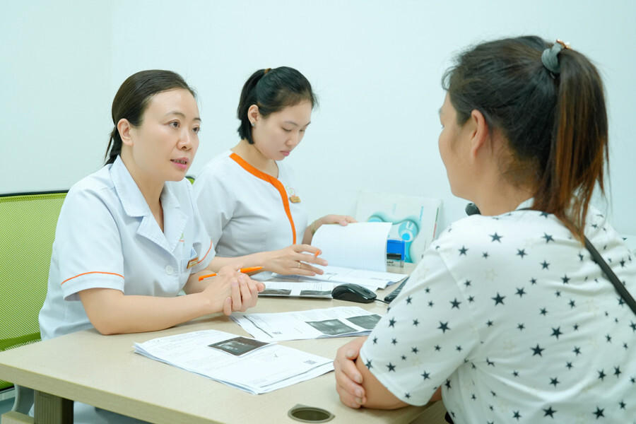Bác Sĩ Hiền Tư Vấn Thăm Khám